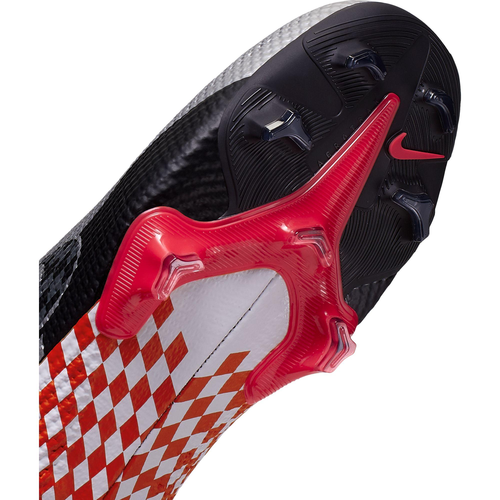 Nike Men 's Hypervenom Phatal II NJR FG Football Boots .